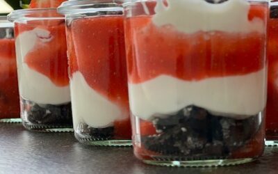 Erdbeer- Joghurtcreme mit Knusperboden