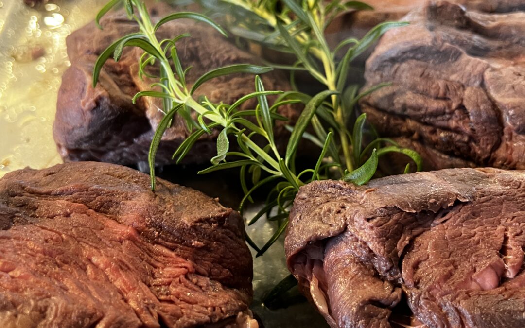 Rumpsteak mit Gorgonzolasauce und Bandnudeln