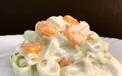 Porree Salat mit Apfel und Mandarinen
