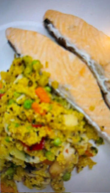 Gedämpfter Lachs mit Quinoa